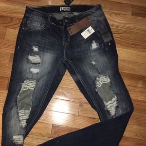 Soundgirl ripped jeans NWT